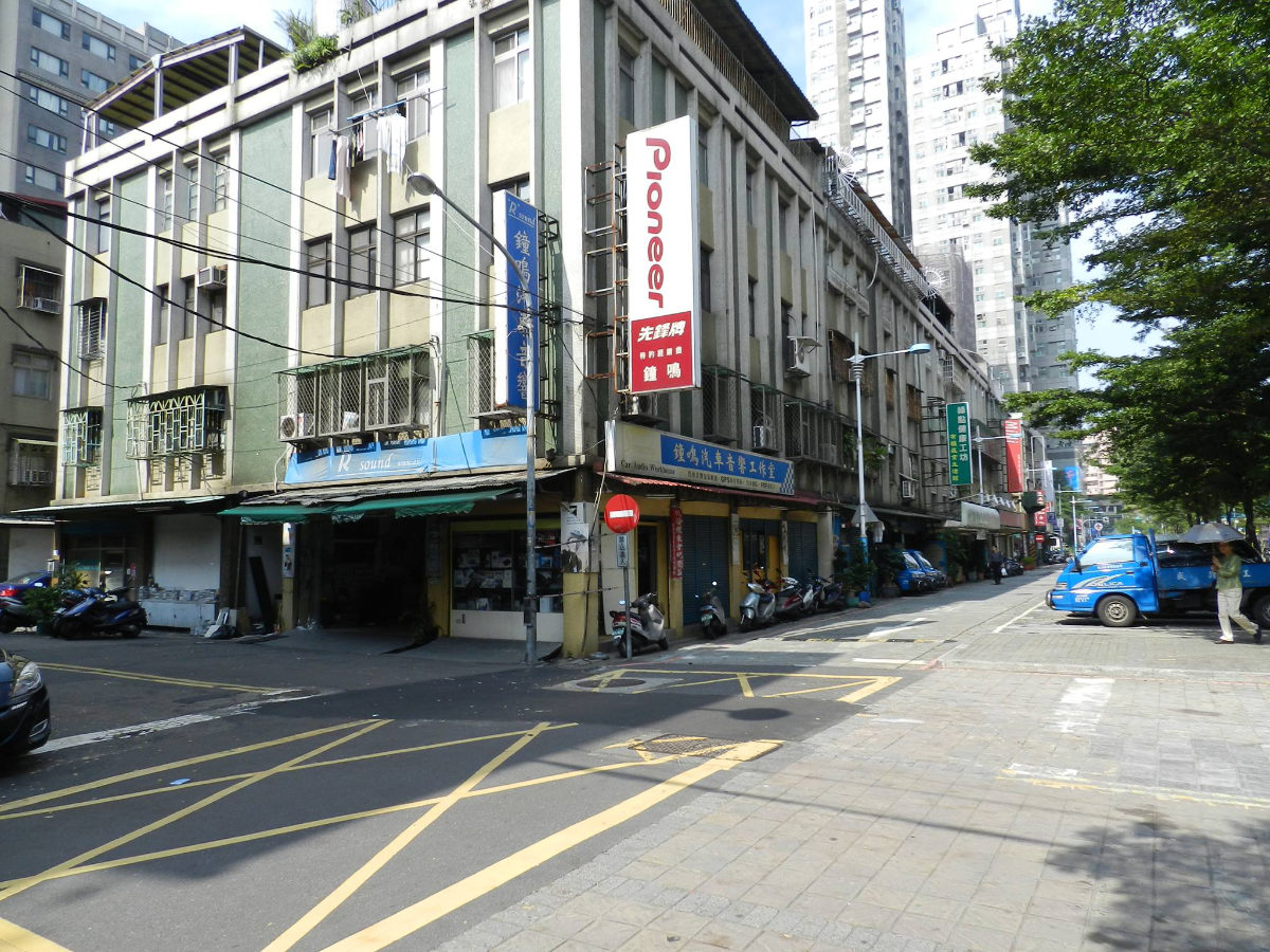 鐘鳴汽車音響-新北市-板橋區